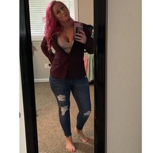 Meet your Posher, April